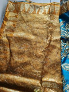 New saree with unused blouse piece