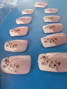 11 Piece Stick On Nail&#39;s With Cute Bag ❤