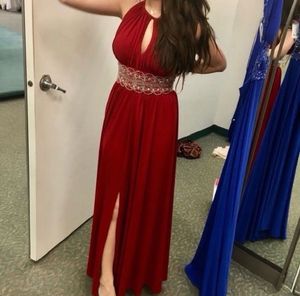 R&amp;M Richards Women&#39;s Sleeveless Evening Gown