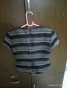 Striped Women&#39;s Top