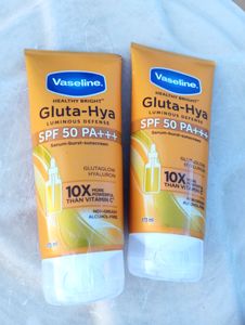2 Pack ❤️ Vaseline Gluta-Hya Sunscreen 🌞