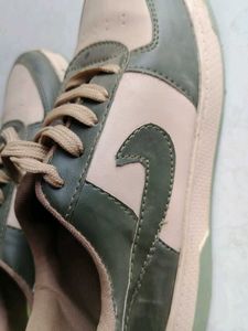 Sports Shoes