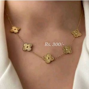 Gold Clover Jewelry Set