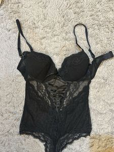 H&amp;M Lace Bodysuit 🔥