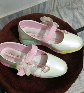 Cute Girls' Casual Shoes with Flower Detail