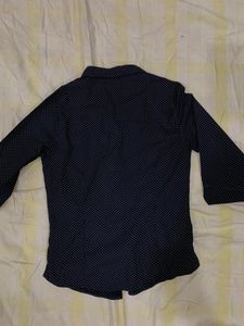 Polka dot shirt, size is small, black and white