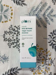 Plum HYA-BETAINE Vegan Mucin Essence
