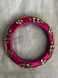 Magenta Color Single Thread Bangle