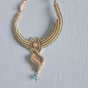 Blue And White Stone Elegant Neckpiece