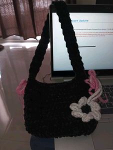 Crochet Hand Bag