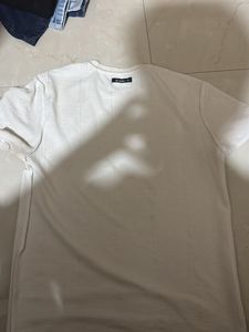 White texture t-shirt
