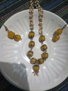 Pearl Necklace With Earrings