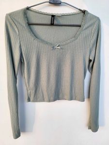 H&M Sage Green Lace Detail Crop Top/Size-S