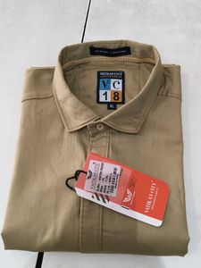 Men&#39;s Casual Button-Down Shirt