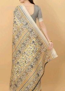 Elegant Paisley Pattern Saree