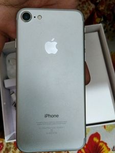 I Phone 7 32 Gb Box Not Original Chargger And Earphones Original With Brand New Condition