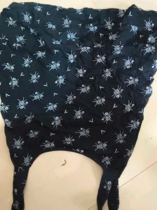 Sleevless tops