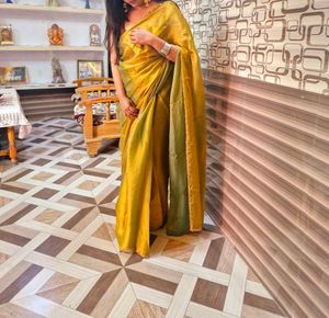 Jimmy Choo Fabric Saree With Unstitch Blouse