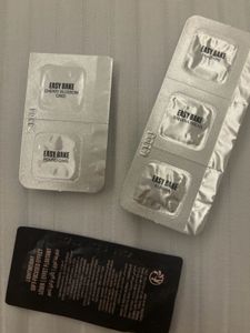 huda beauty powder and primer tester