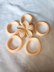 Clutter With Rubber Band