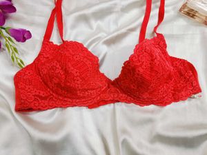 🇳🇿💫🎀 Triumph Red Lace Bra