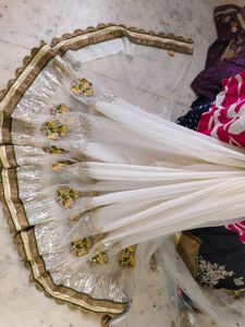 White 🐻‍❄️ Net An Georgette Saree With Blouse 🔥