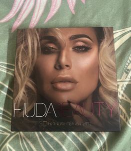 HUDA Beauty Highlighter (pink Sand)