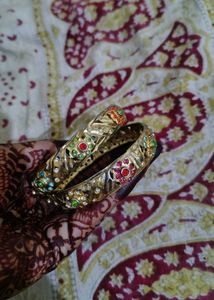 Jadau Golden Bangles (Set of 2)