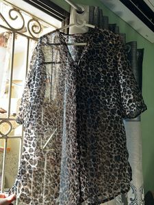ANIMAL PRINT STRAIGHT TOP