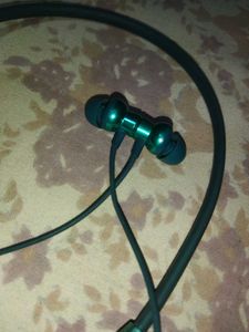 NECKBAND EARPHONE