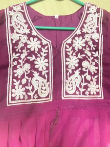 Women Embroidered Kurta