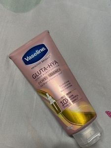 Vaseline Gluta-Hya Dewy Radiance Lotion