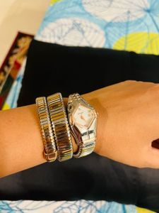 Stylish Women&#39;s Watch (Battery Needed)