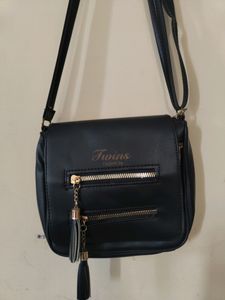 Sling bag 🛍️
