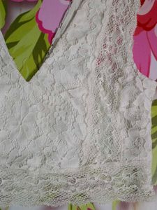 (1092)Bebe White Lace Bralette