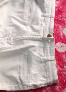 White Straight Leg Pants(jeans)