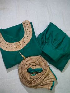 Green Ethnic Motif Embroidered Suit