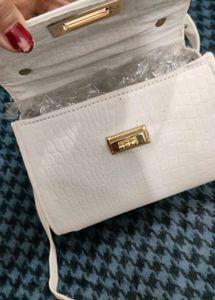 Fashionable Sling Bag