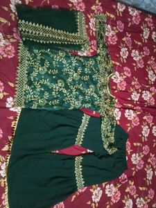 Elegant Green Embroidered Kurta Set