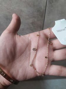 Sleek Crystal Necklace (Anti Tarnish)