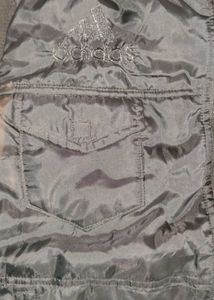 Sleevless Jacket