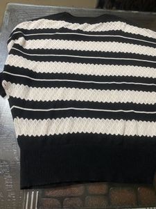 Top For Women Knitted Fabric( New But  No Tag)