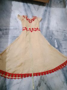 Red Roses Cut Worked Cream Gown