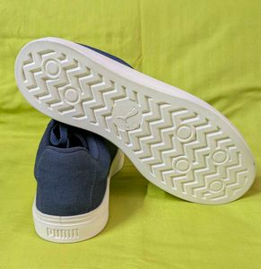 Puma Canvas Sneaker Size 6