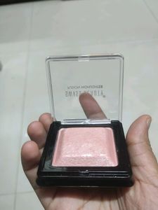 Branded New Swizz Beauty Highlighter