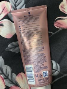 Vaseline Gluta-Hya Dewy Radiance Lotion
