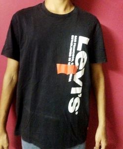 Levis Black Colour T Shirt
