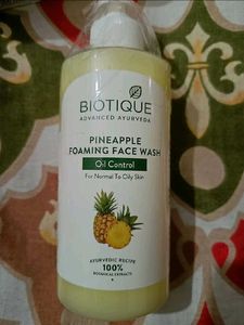 Pack Of 4, Face Wash, Moisturizer, Serum,