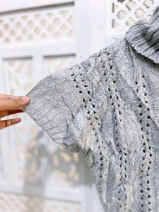 Cozy Twist Pullover B