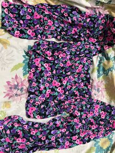 Vintage Floral sweetheart neck top